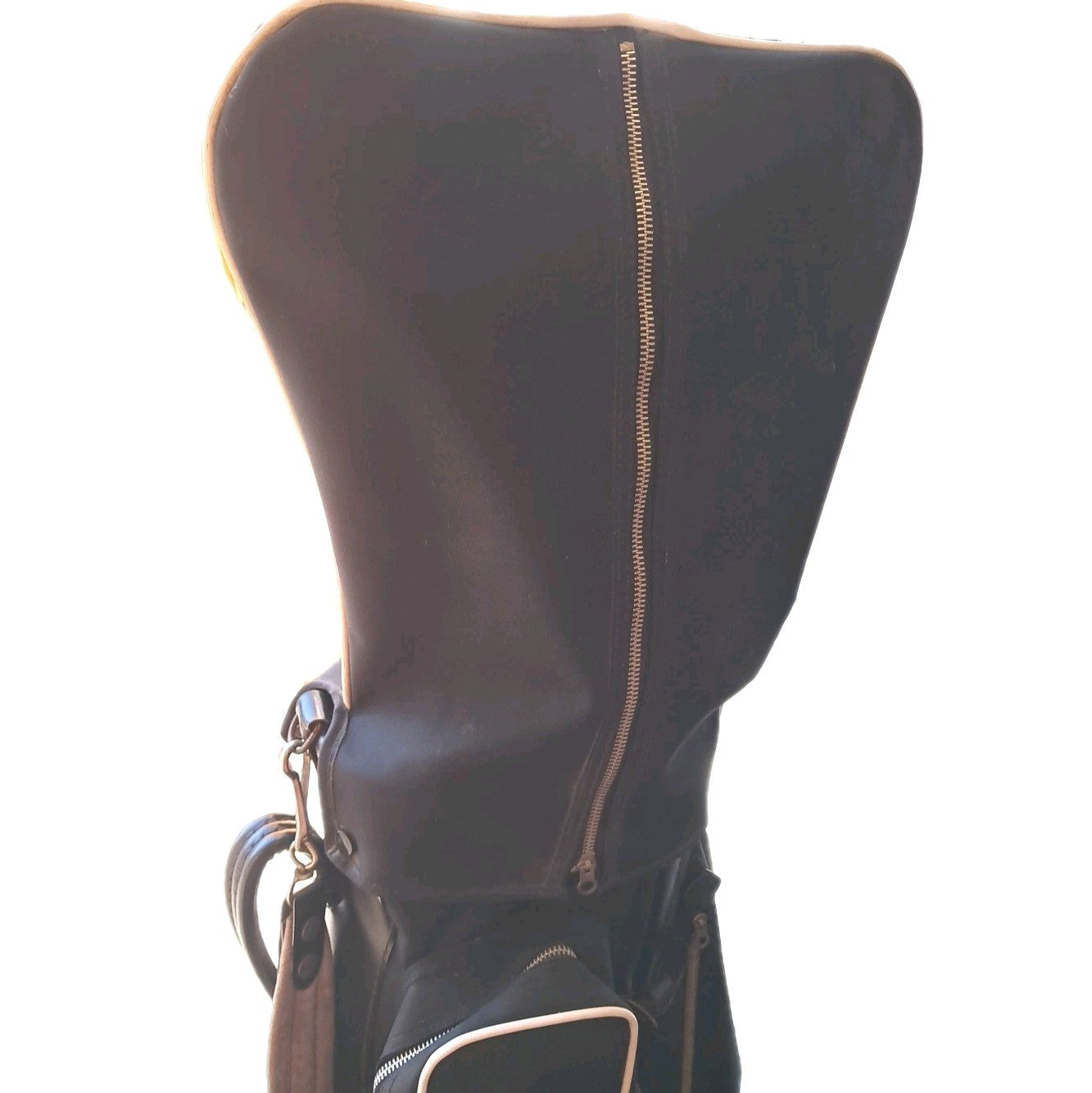 Vintage Golf Set. Right-Handed 1,3 Woods, 3,5,7,9,SW Irons, Putter + Bag