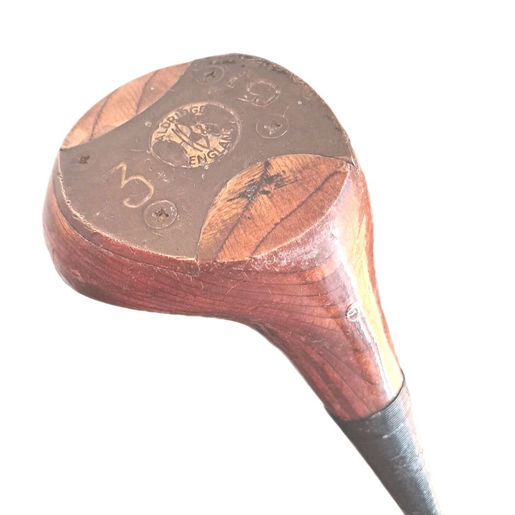 Vintage Golf Set. Right-Handed 1,3 Woods, 3,5,7,9,SW Irons, Putter + Bag