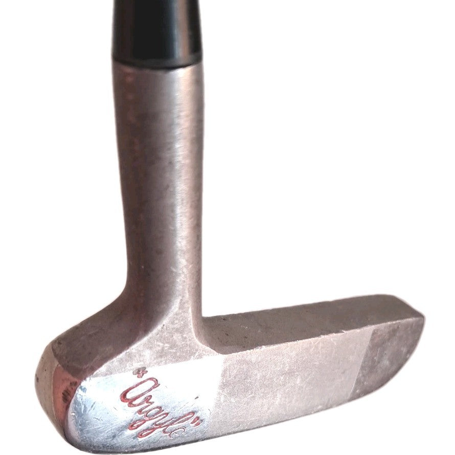 Vintage Golf Set. Right-Handed 1,3 Woods, 3,5,7,9,SW Irons, Putter + Bag 