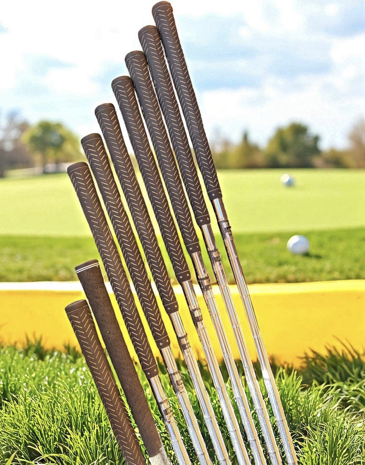 Full Set Golf Clubs. Right-Handed Woods, Irons, Putter + Bag. See Description
